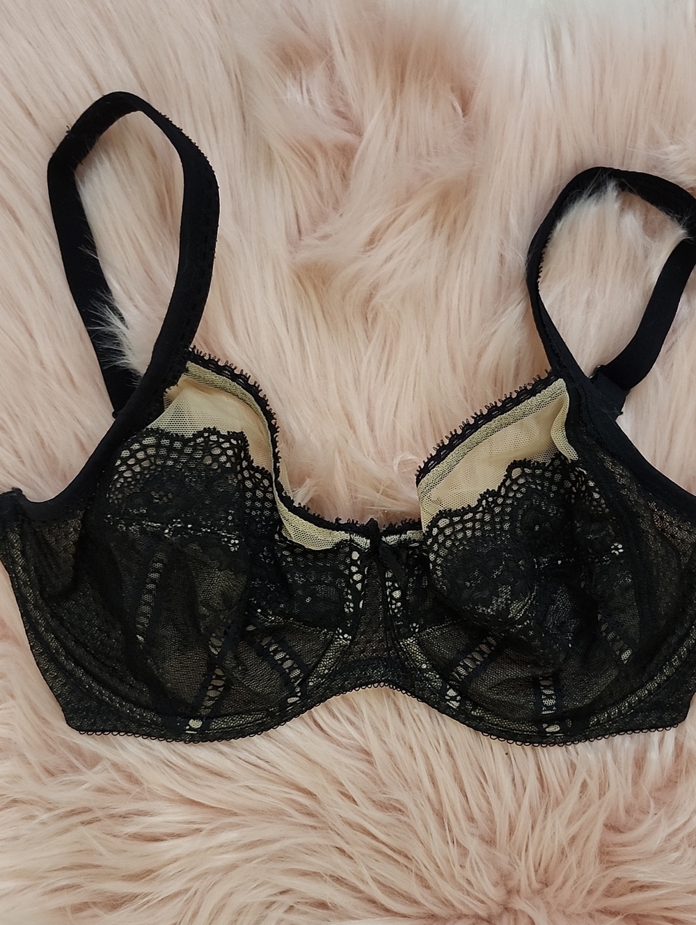 PRE-LOVED WACOAL UNLINED FLORAL LACE MESH BRA-34DD